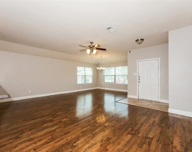 610 Canvas Court - Photo Thumbnail 1