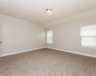 610 Canvas Court - Photo Thumbnail 9