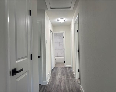 1825 Dudley Avenue - Photo Thumbnail 8
