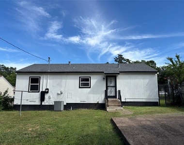 1825 Dudley Avenue - Photo Thumbnail 14
