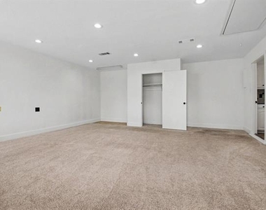 3407 Tipps Drive - Photo Thumbnail 13