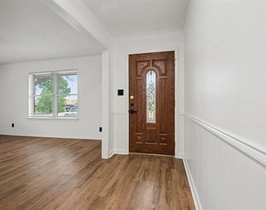 3407 Tipps Drive - Photo Thumbnail 3