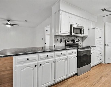 3407 Tipps Drive - Photo Thumbnail 8