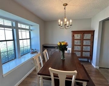 884 Bitternut Drive - Photo Thumbnail 1