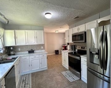 884 Bitternut Drive - Photo Thumbnail 4