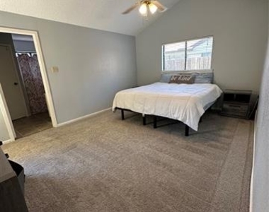884 Bitternut Drive - Photo Thumbnail 8