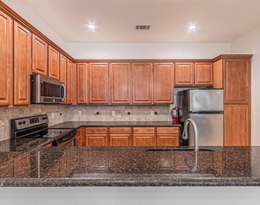 2316 Stutz Drive - Photo Thumbnail 5