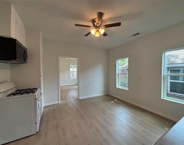 1815 Leath Street - Photo Thumbnail 5