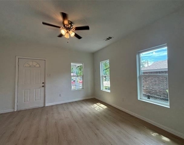 1815 Leath Street - Photo Thumbnail 2