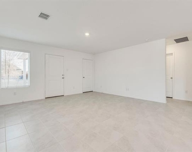 3605 Flicker Lane - Photo Thumbnail 14