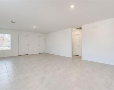 3605 Flicker Lane - Photo Thumbnail 15