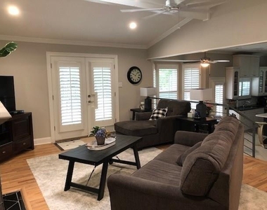 2840 Peninsula Drive - Photo Thumbnail 4