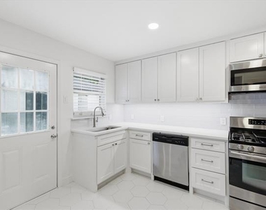 6607 E Mockingbird Lane - Photo Thumbnail 11