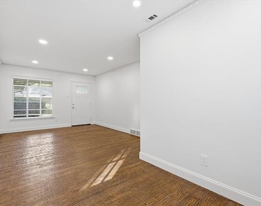 6607 E Mockingbird Lane - Photo Thumbnail 7