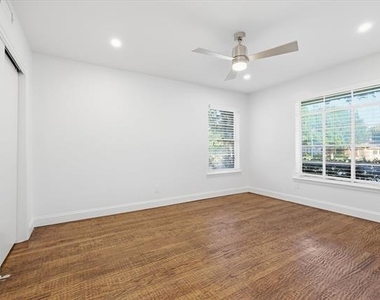 6607 E Mockingbird Lane - Photo Thumbnail 20