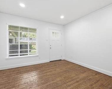 6607 E Mockingbird Lane - Photo Thumbnail 3