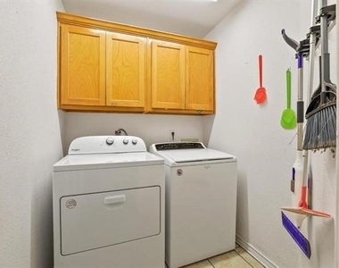 315 Preston Glen - Photo Thumbnail 10