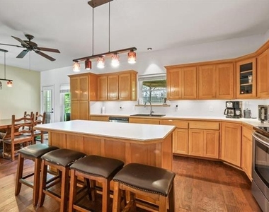 315 Preston Glen - Photo Thumbnail 9