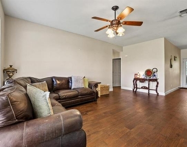 315 Preston Glen - Photo Thumbnail 2