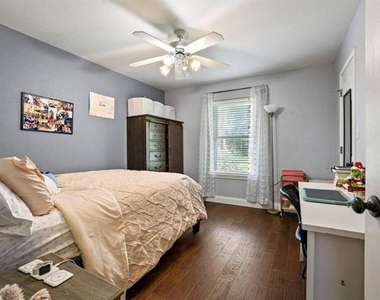 315 Preston Glen - Photo Thumbnail 13