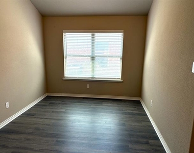 2204 Scott Creek Drive - Photo Thumbnail 11