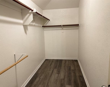 2204 Scott Creek Drive - Photo Thumbnail 3