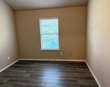 2204 Scott Creek Drive - Photo Thumbnail 2