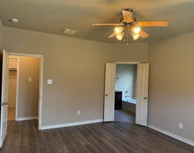 2204 Scott Creek Drive - Photo Thumbnail 7