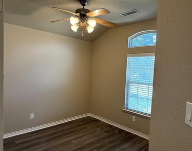2204 Scott Creek Drive - Photo Thumbnail 12