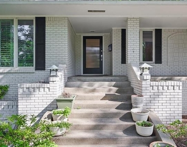 7508 Baxtershire Drive - Photo Thumbnail 2
