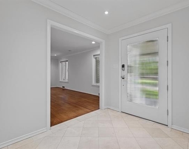 7508 Baxtershire Drive - Photo Thumbnail 3