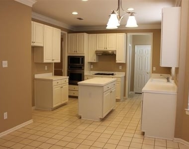 4112 Guthrie Drive - Photo Thumbnail 2