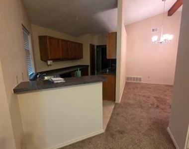 1416 Hackamore Street - Photo Thumbnail 7