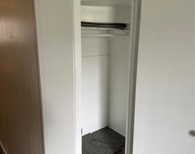 3712 Dexter Avenue - Photo Thumbnail 5