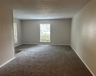3712 Dexter Avenue - Photo Thumbnail 7