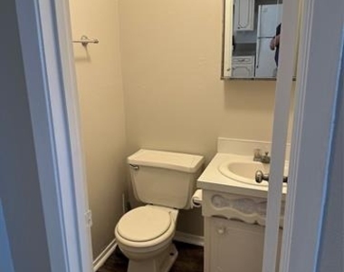 3712 Dexter Avenue - Photo Thumbnail 8