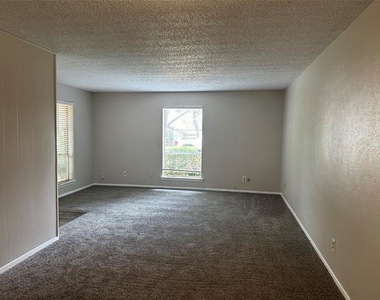 3712 Dexter Avenue - Photo Thumbnail 6