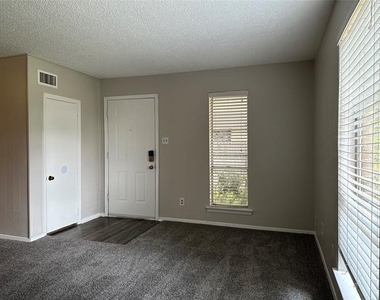 3712 Dexter Avenue - Photo Thumbnail 4