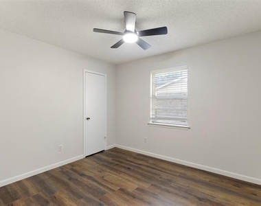 719 Matthews Court - Photo Thumbnail 14