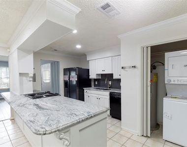 719 Matthews Court - Photo Thumbnail 7
