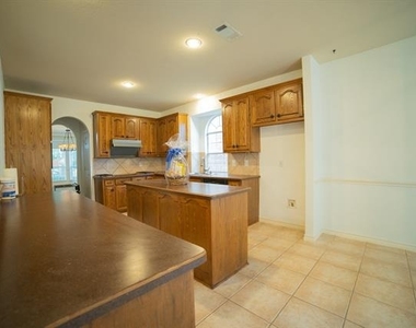 15105 Regal Oak Lane - Photo Thumbnail 8