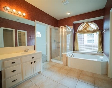 15105 Regal Oak Lane - Photo Thumbnail 24