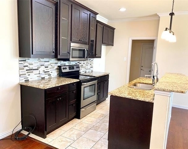 621 Fleming Street - Photo Thumbnail 15