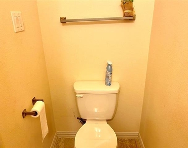 621 Fleming Street - Photo Thumbnail 18
