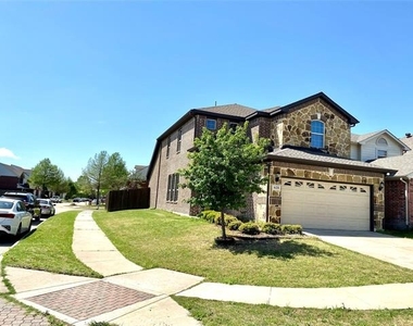 621 Fleming Street - Photo Thumbnail 1