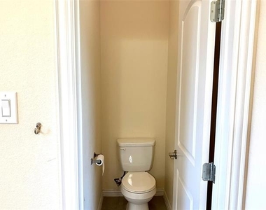 621 Fleming Street - Photo Thumbnail 14