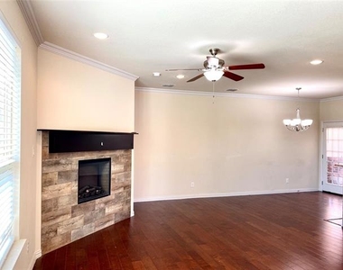 621 Fleming Street - Photo Thumbnail 4