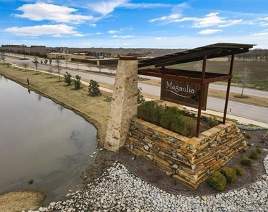 1304 Lowhill Drive - Photo Thumbnail 17