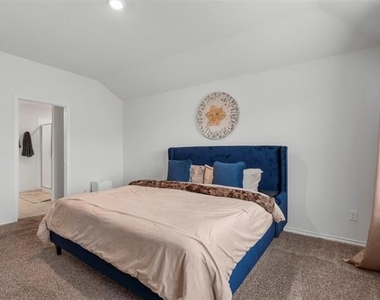 1304 Lowhill Drive - Photo Thumbnail 5
