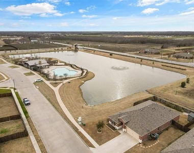 1304 Lowhill Drive - Photo Thumbnail 13